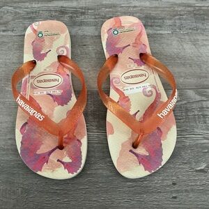 Havaianas flip-flops. These specific flip-flops feature a design with seahorses